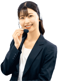 コールセンターの女性（電話中）